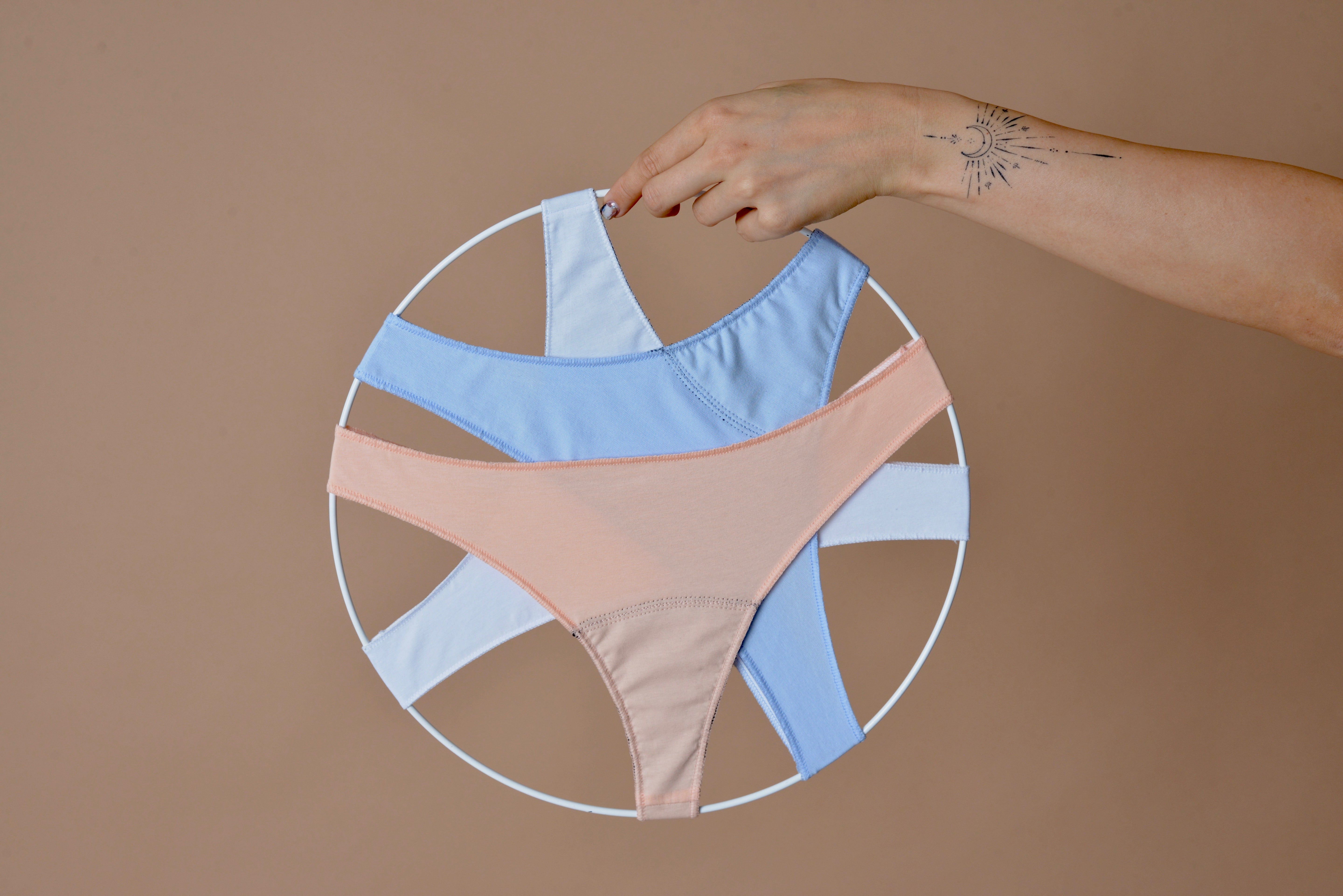 this is Redy - Y thong tisztasági bugyi