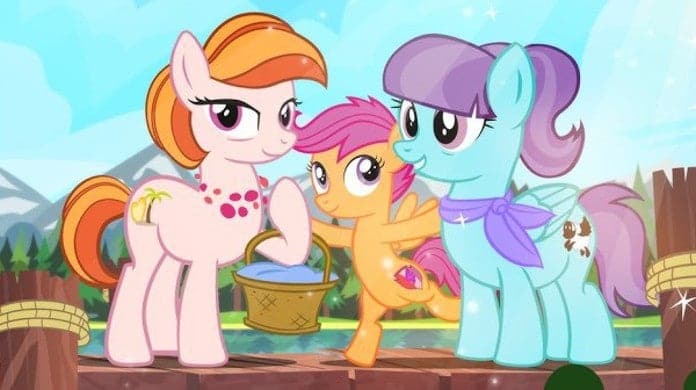 Az idei Pride hónap alkalmából az alkotók úgy döntöttek, hogy ideje bemutatni az első azonosnemű párt a My Little Pony sorozatban